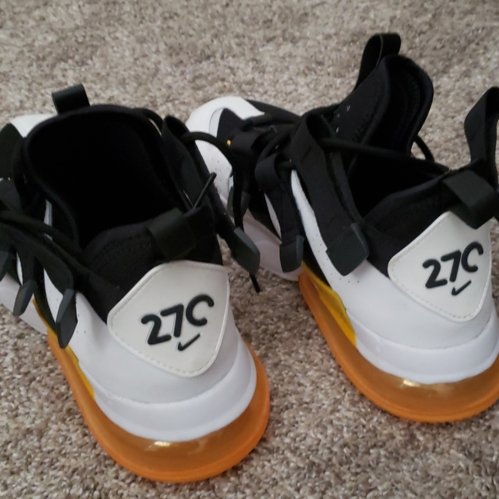 Nike air edge 270